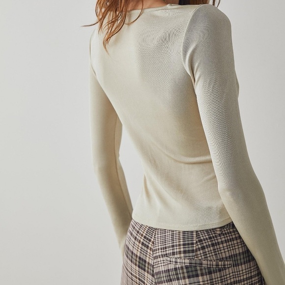 Free People Sleek Classy Long Sleeve Blouse Size Medium - Picture 3 of 11